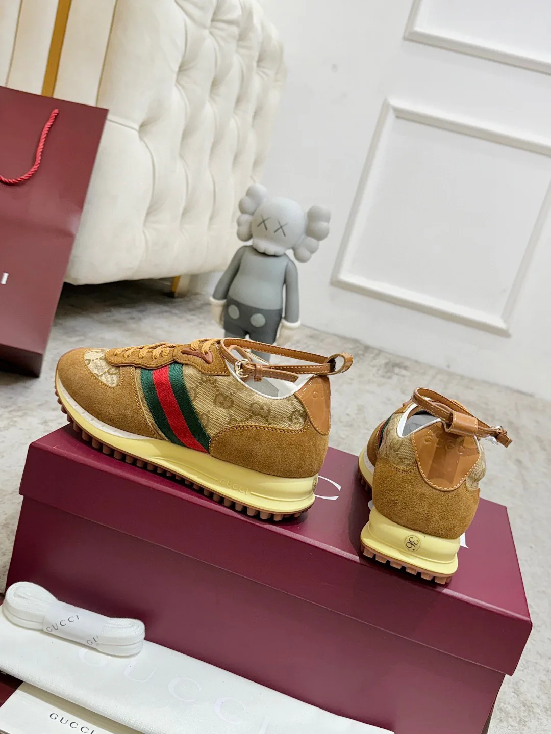 Кроссовки Женские Gucci 944889