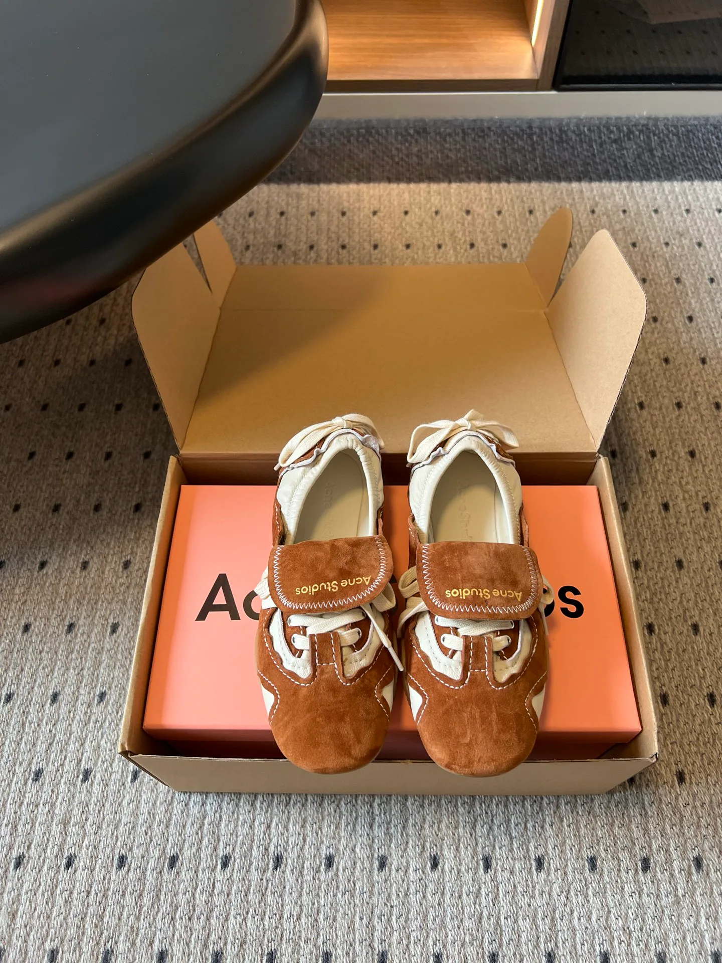Кроссовки Женские Acne Studios 18121060