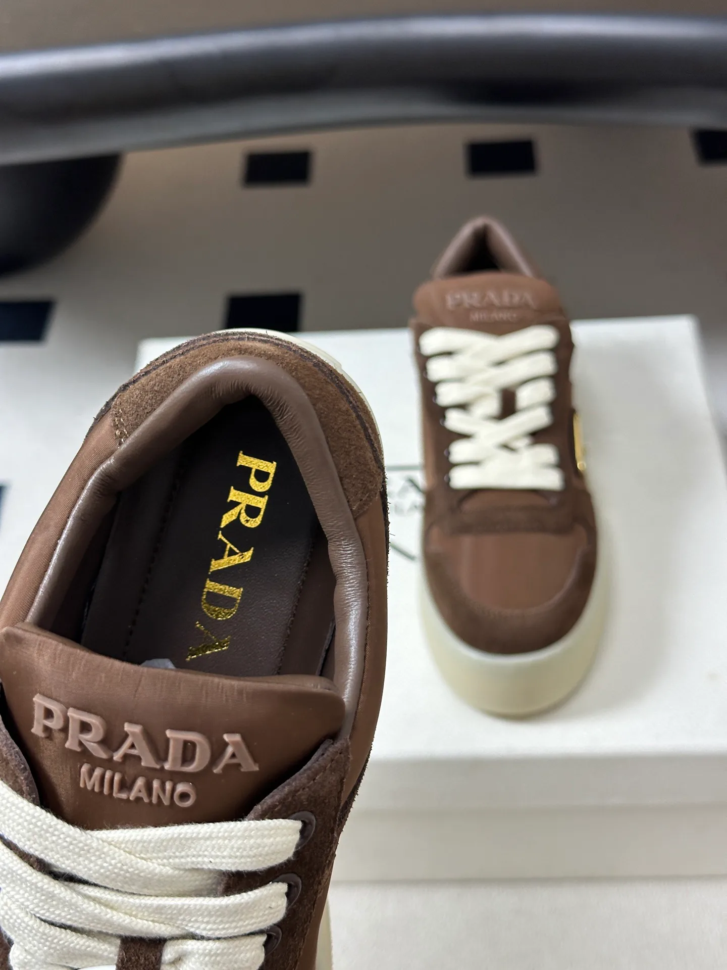 Кроссовки Женские Prada 18041555