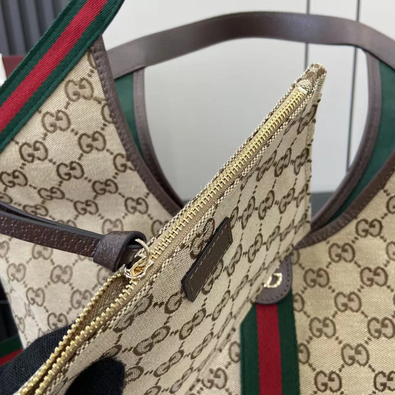 Классические Сумки Женские Gucci 393560