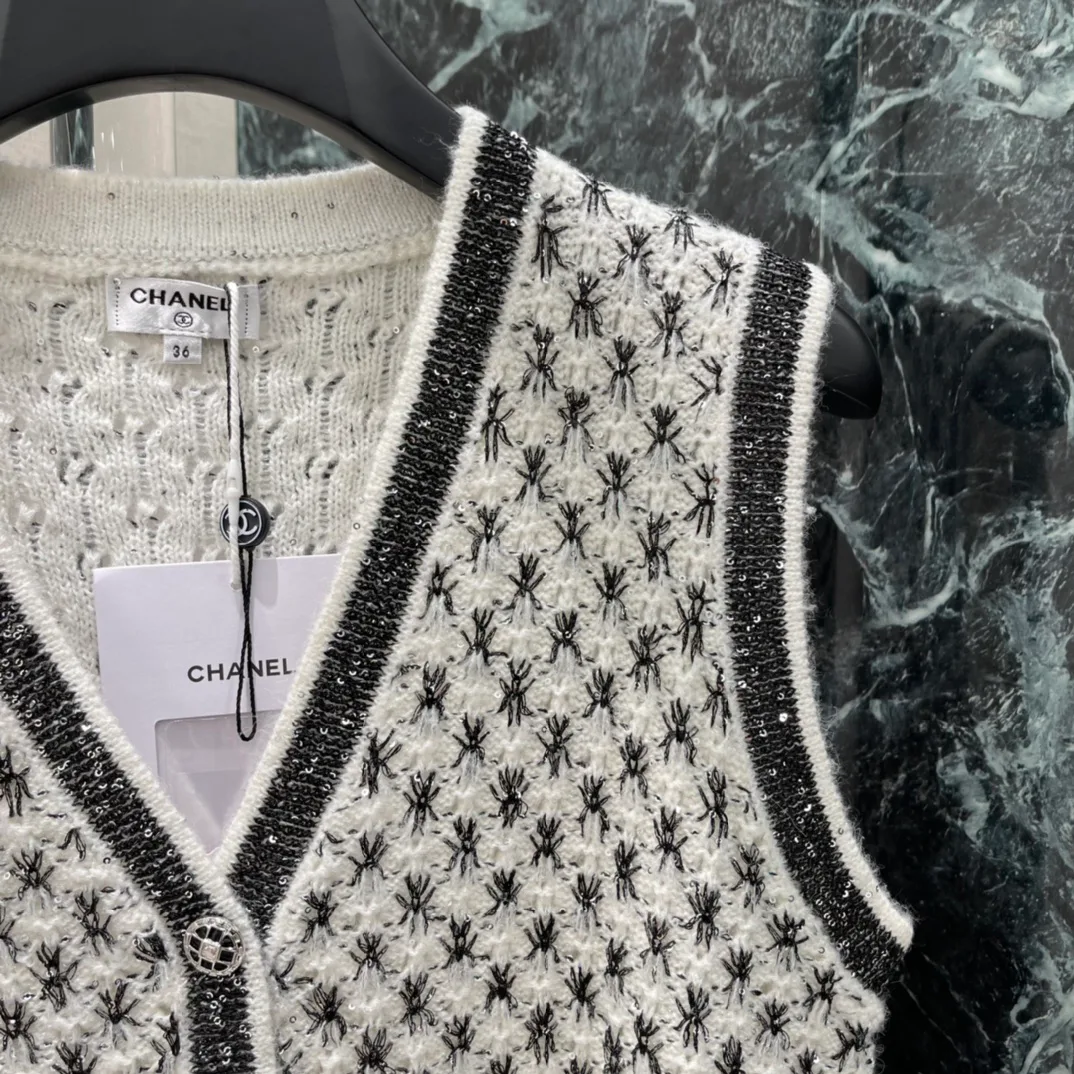 Жилеты Женские Chanel 13410257