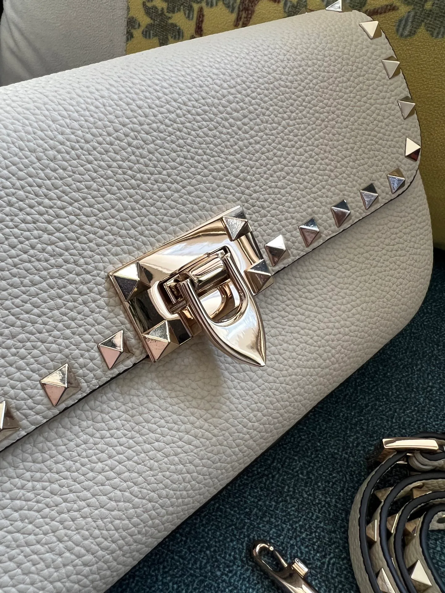 Сумки На Ремне Женские Valentino 8728874