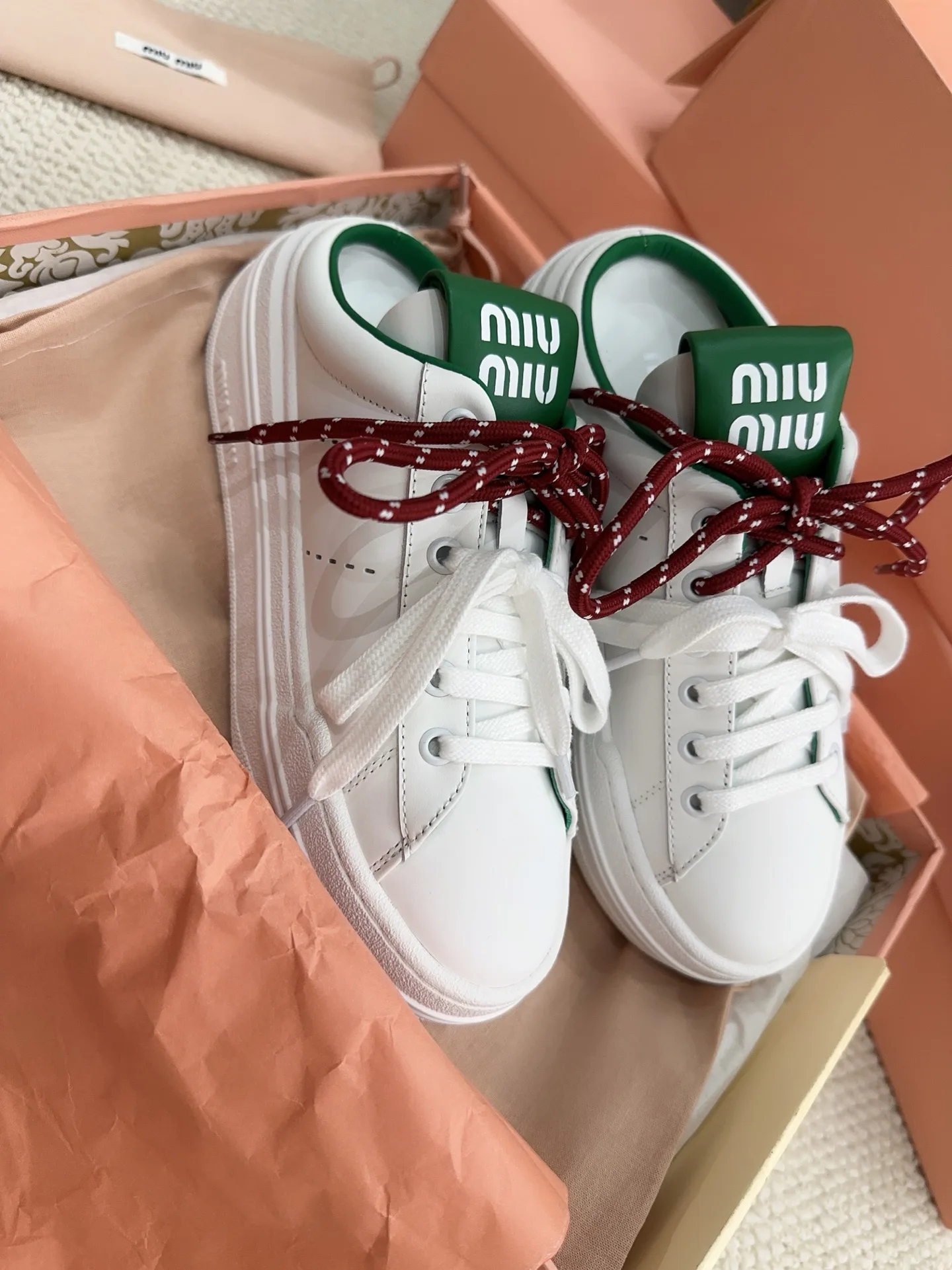 Кроссовки Женские Miu Miu 18041152