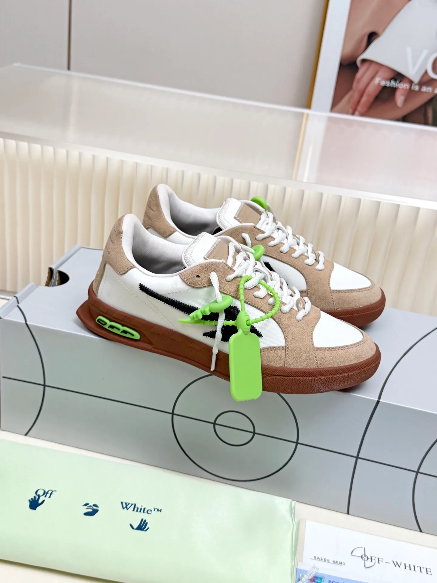Кроссовки Женские Off-White 18311592