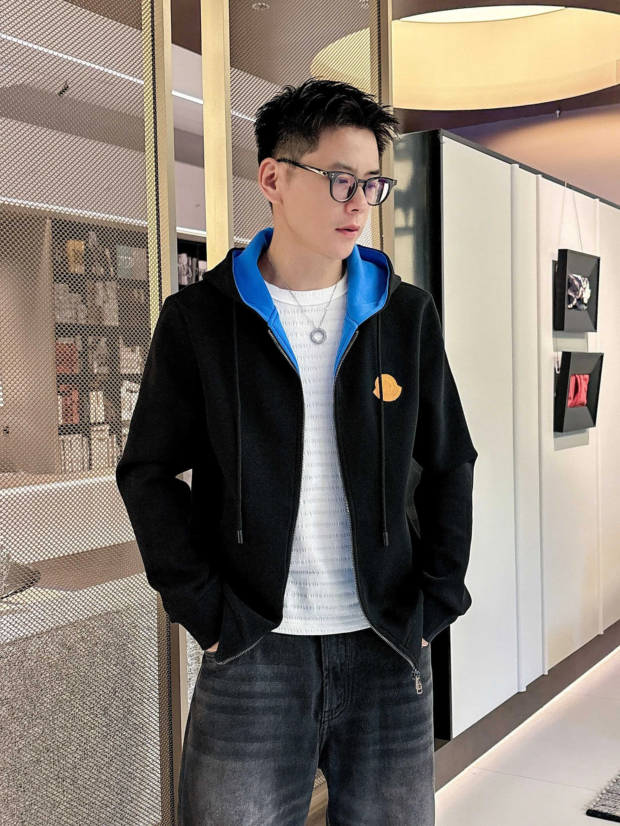 Куртки И Пуховики Мужские Moncler 4348191