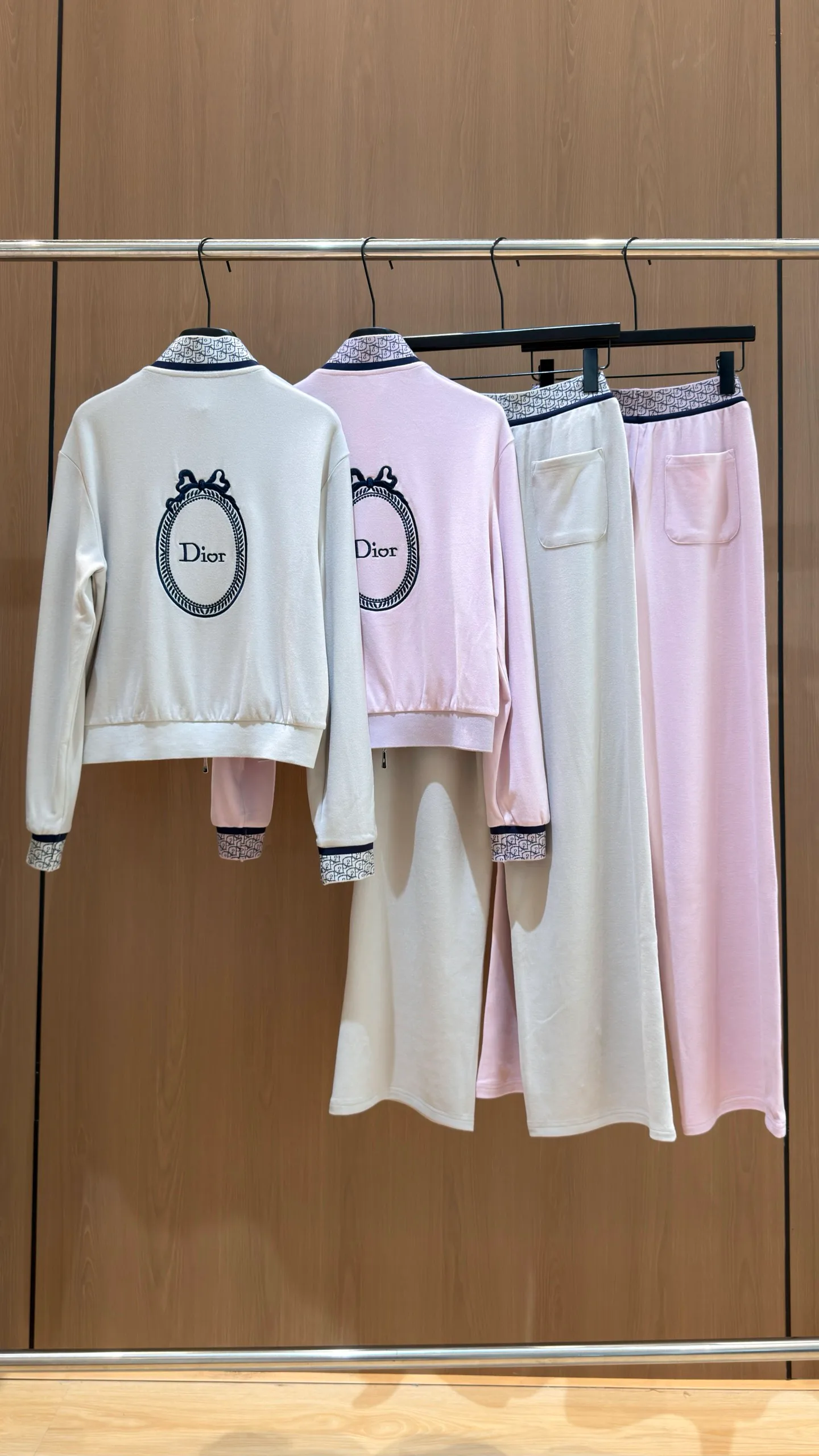 Костюмы Женские Christian Dior 18331332