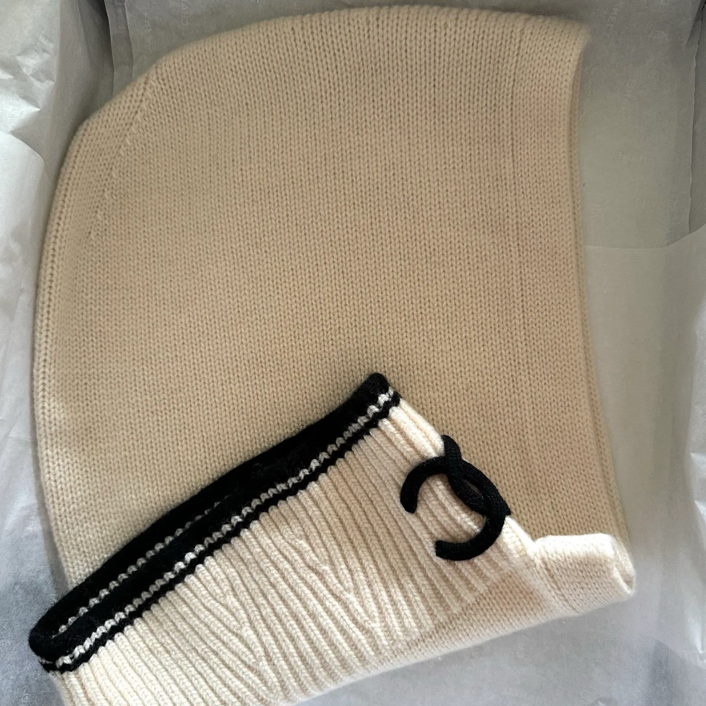 Головные Уборы Chanel 18347838