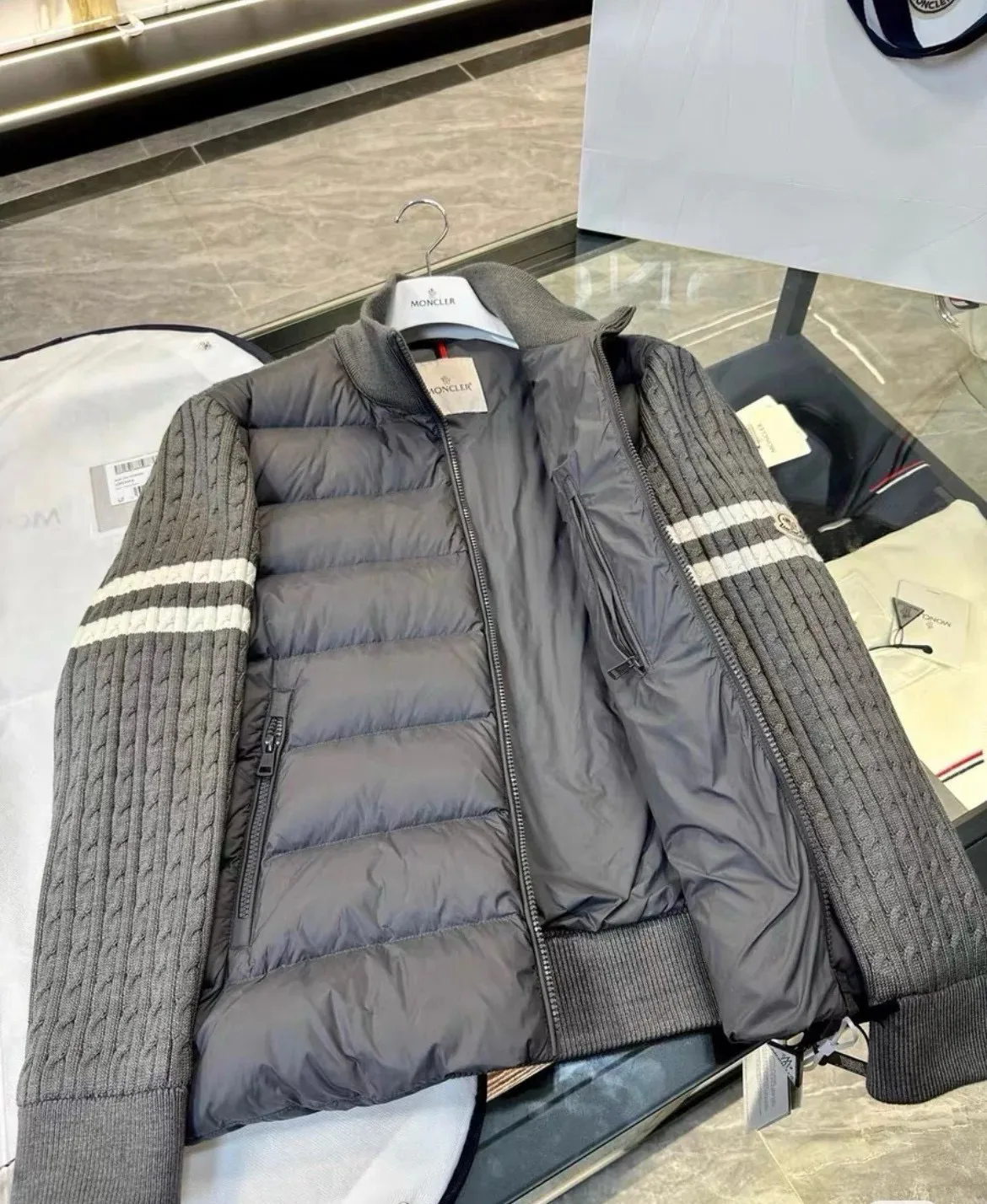 Куртки И Пуховики Женские Moncler 18131384