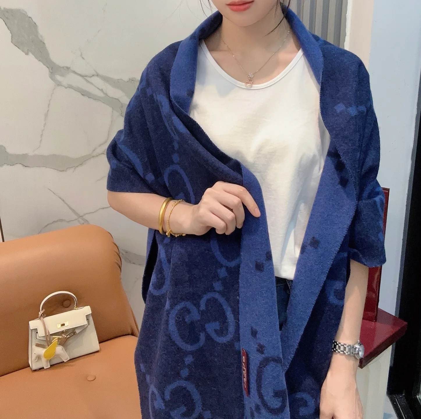 Шарфы Gucci 18105424