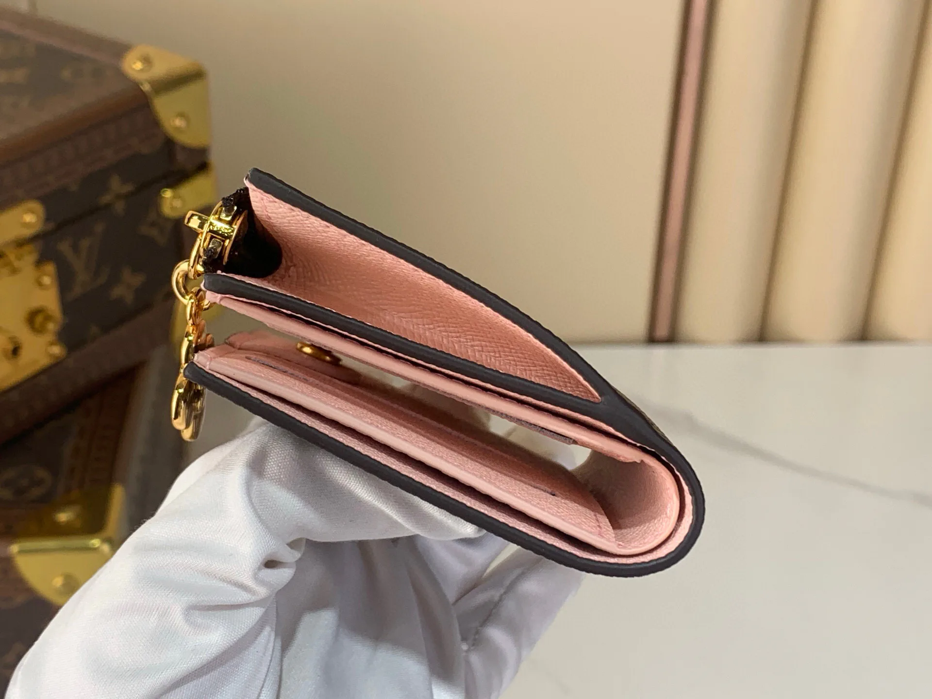 Кошельки Louis Vuitton 1308588