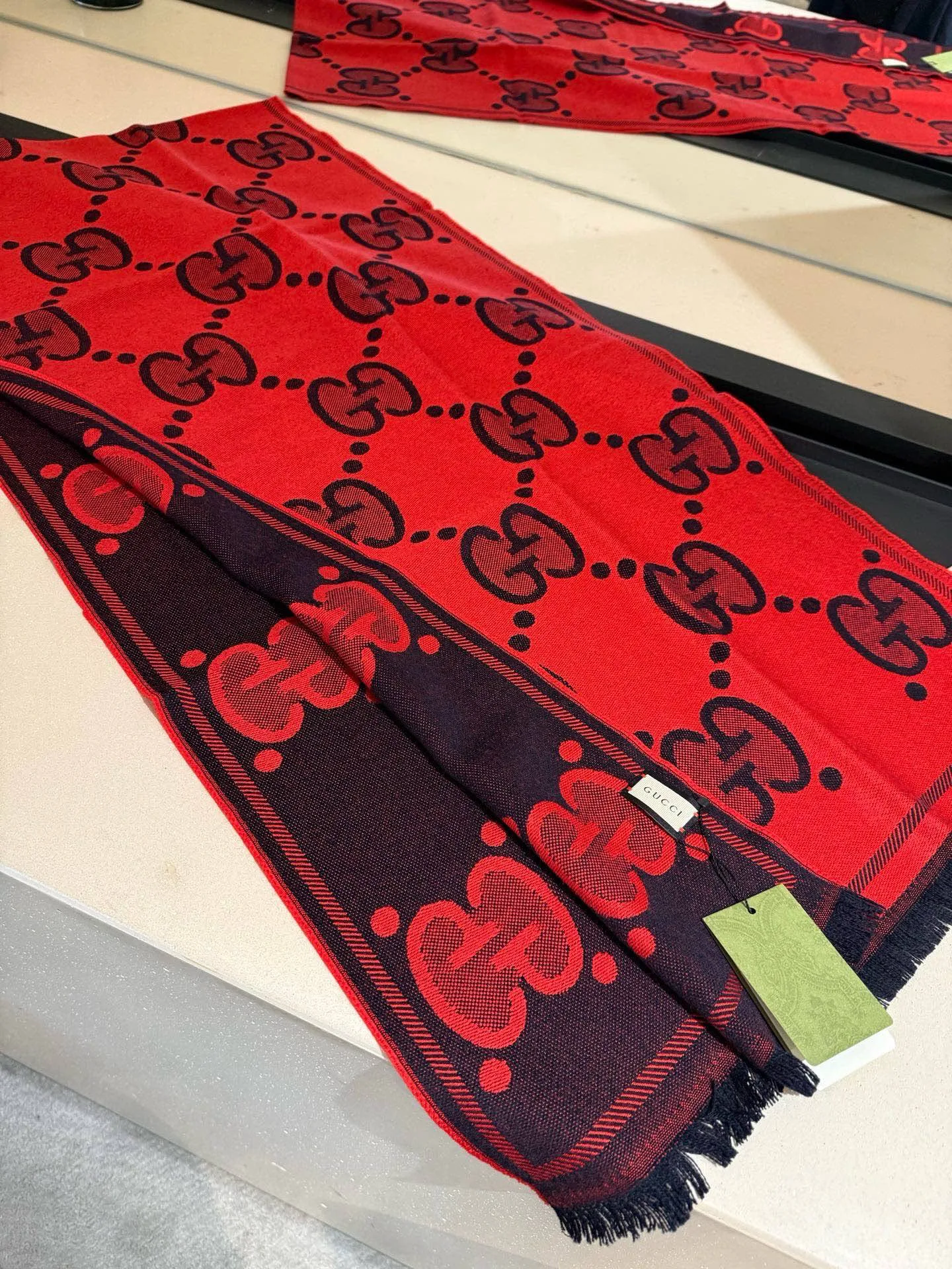 Шарфы Gucci 752666