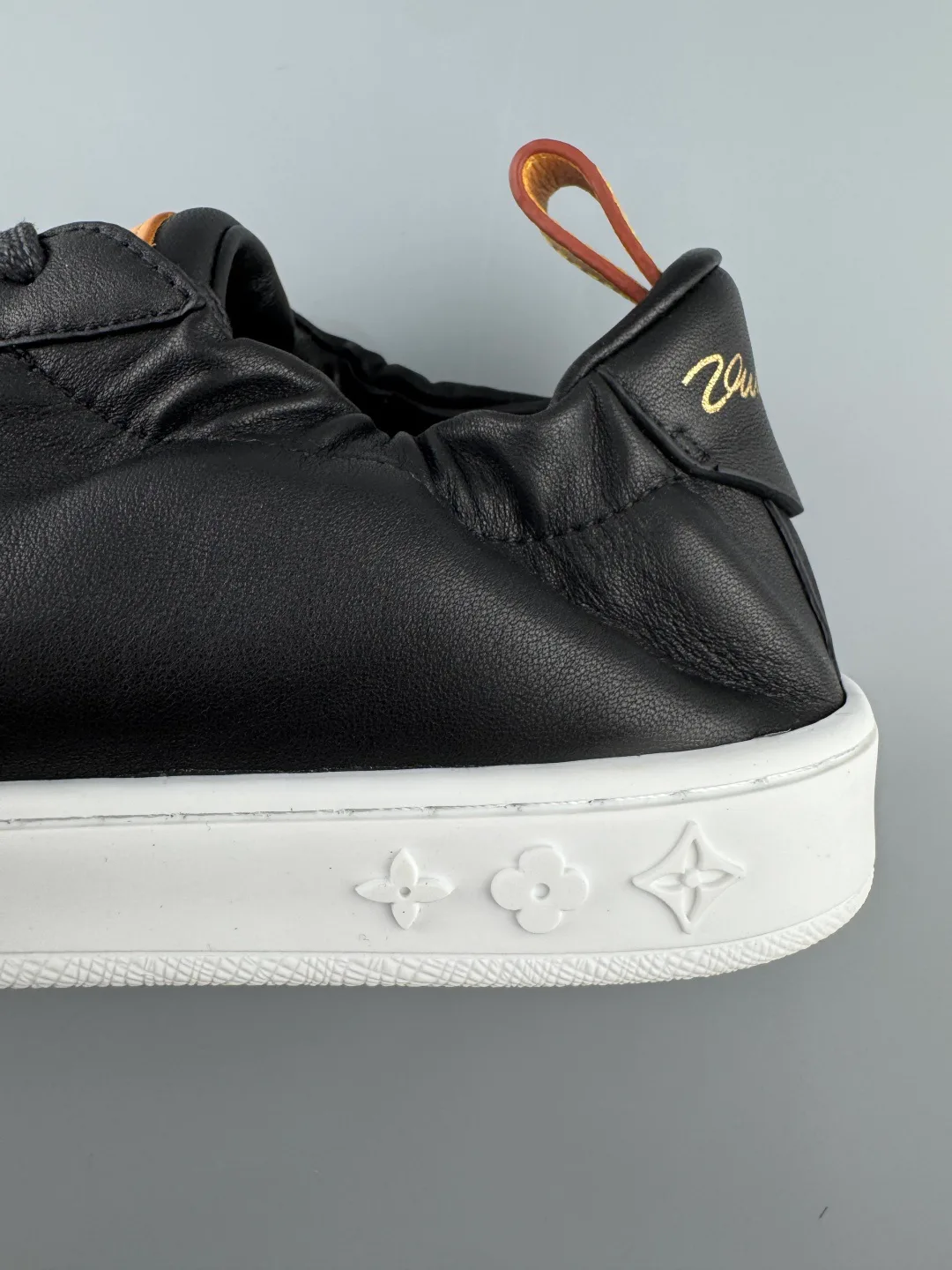Кроссовки Мужские Louis Vuitton 11907196