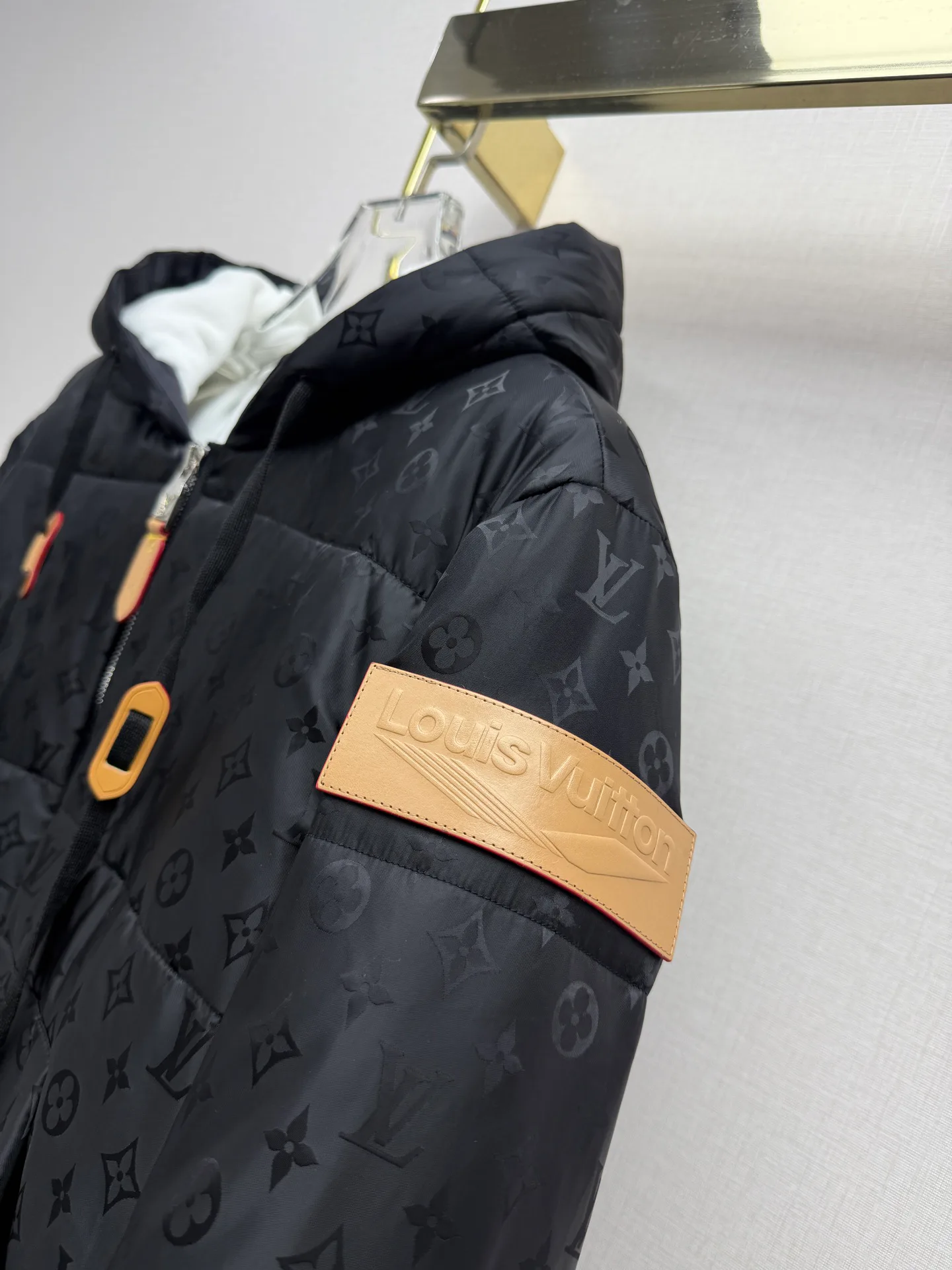 Куртки И Пуховики Женские Louis Vuitton 19149321