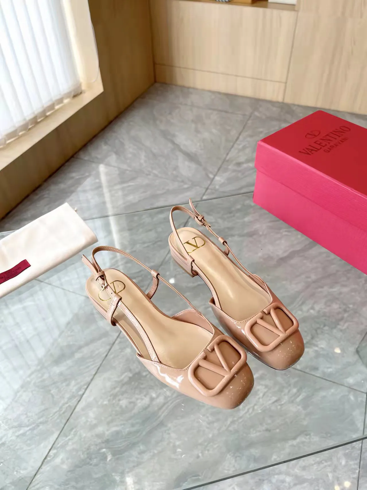 Босоножки Женские Valentino 11602191