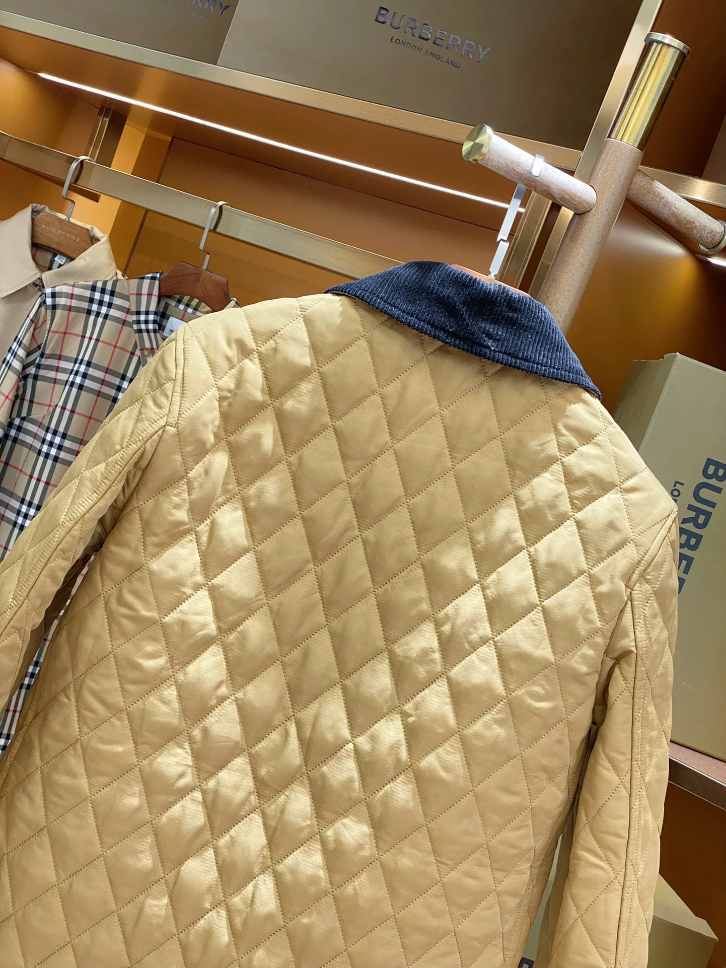 Куртки И Пуховики Женские Burberry 18555682