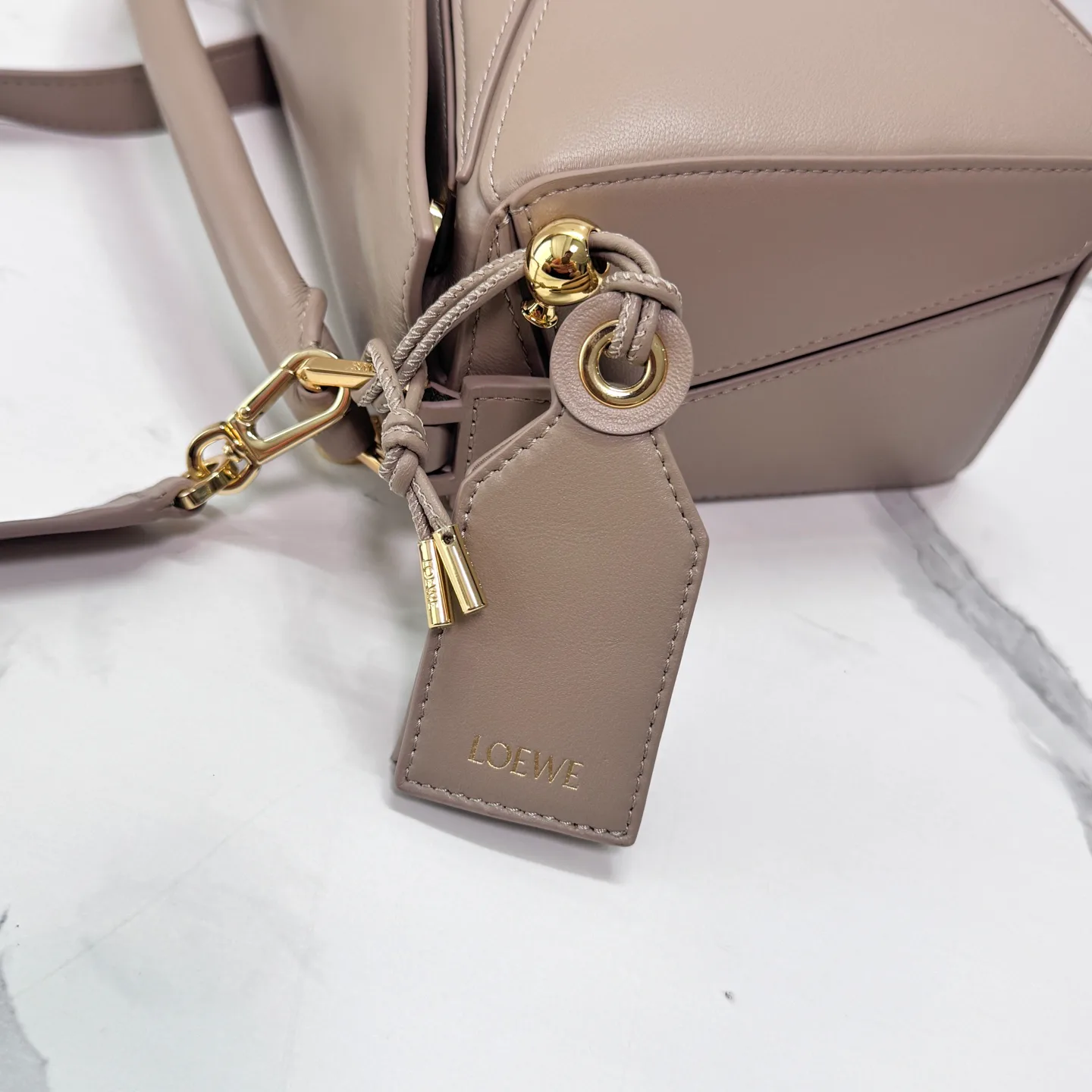 Классические Сумки Женские Loewe 17270396