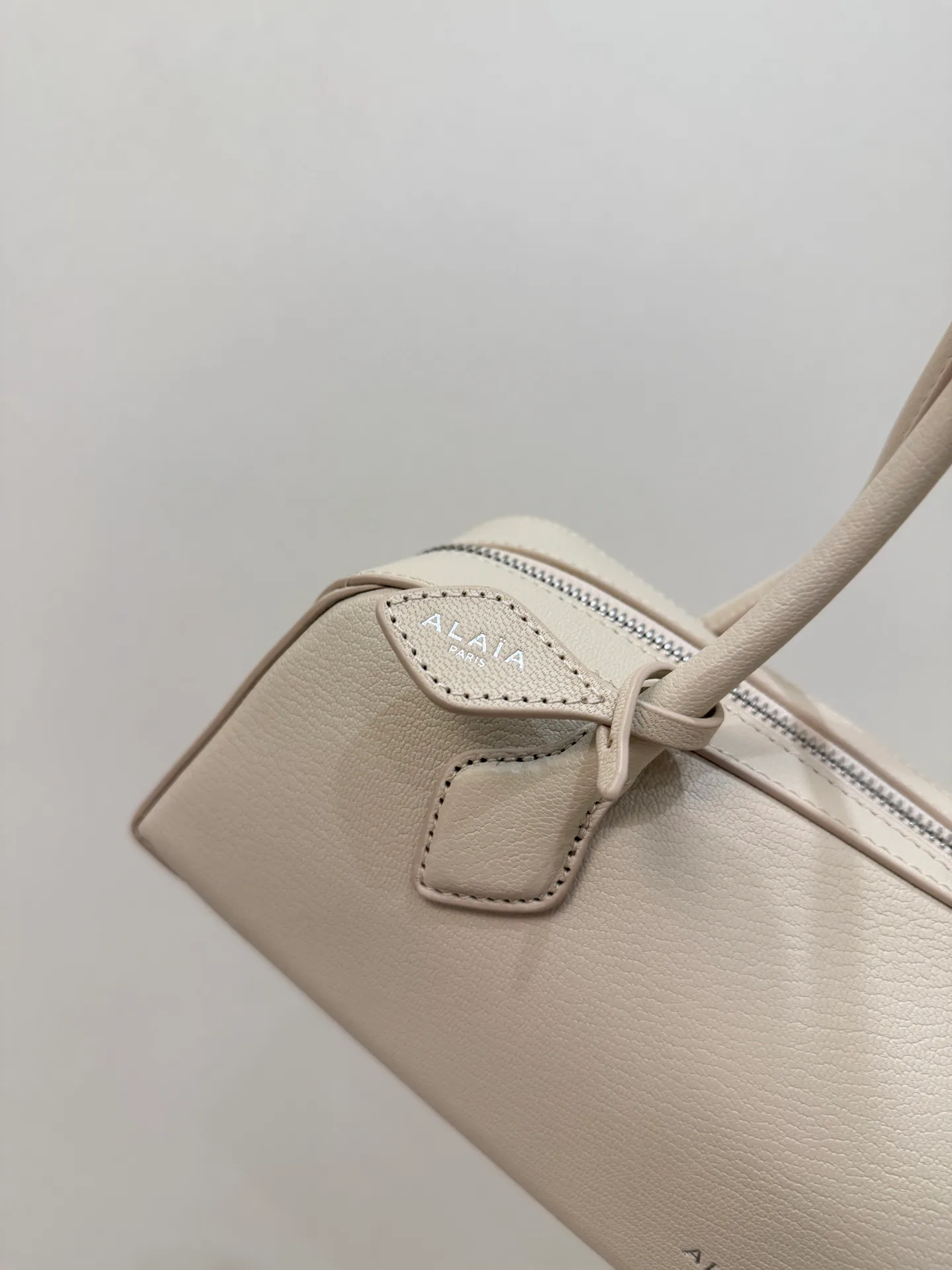 Классические Сумки Женские Alaia 9166540