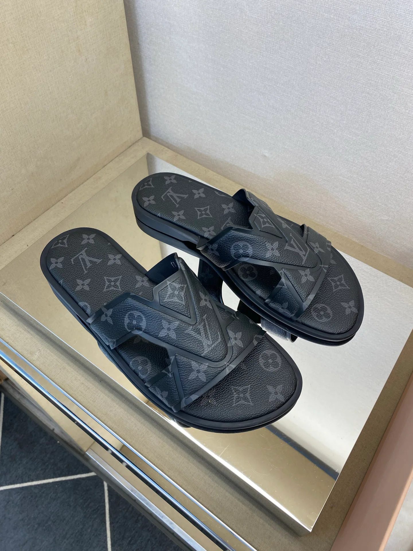 Шлепанцы Мужские Louis Vuitton 13080179