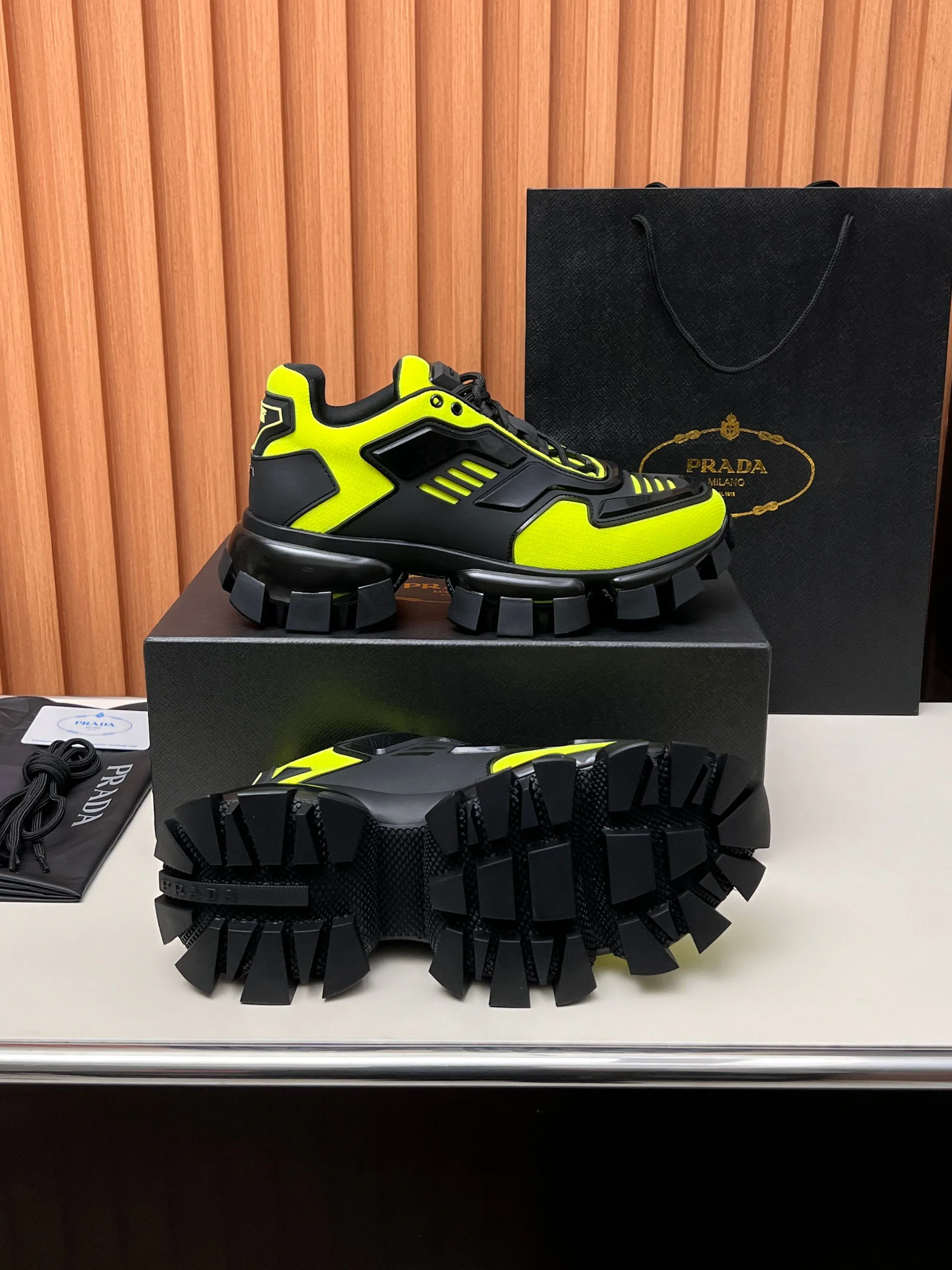 Кроссовки Женские Prada 881683