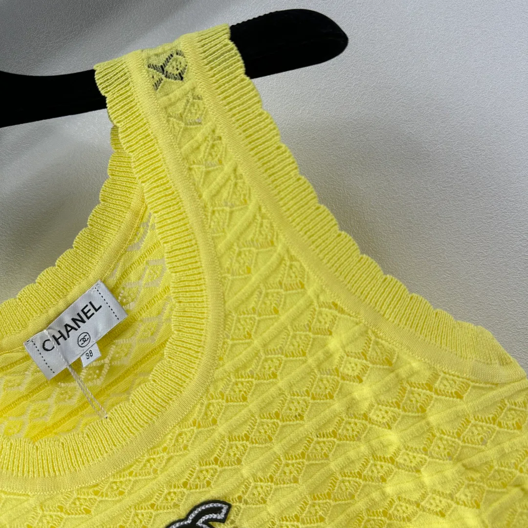 Жилеты Женские Chanel 11342832