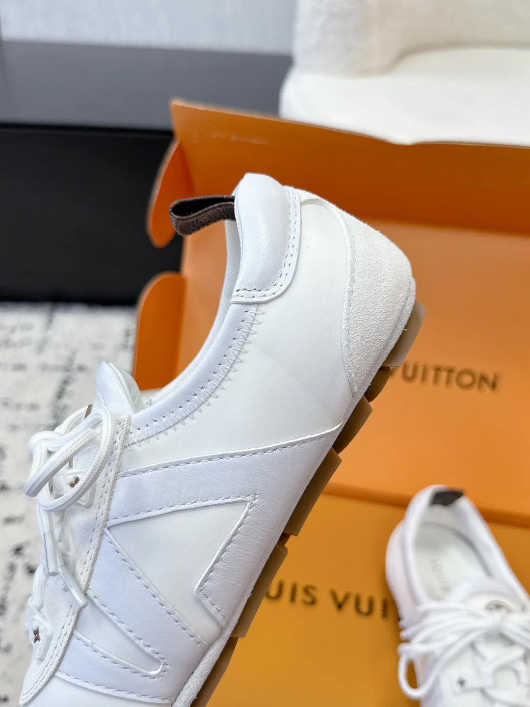 Кроссовки Женские Louis Vuitton 1752774