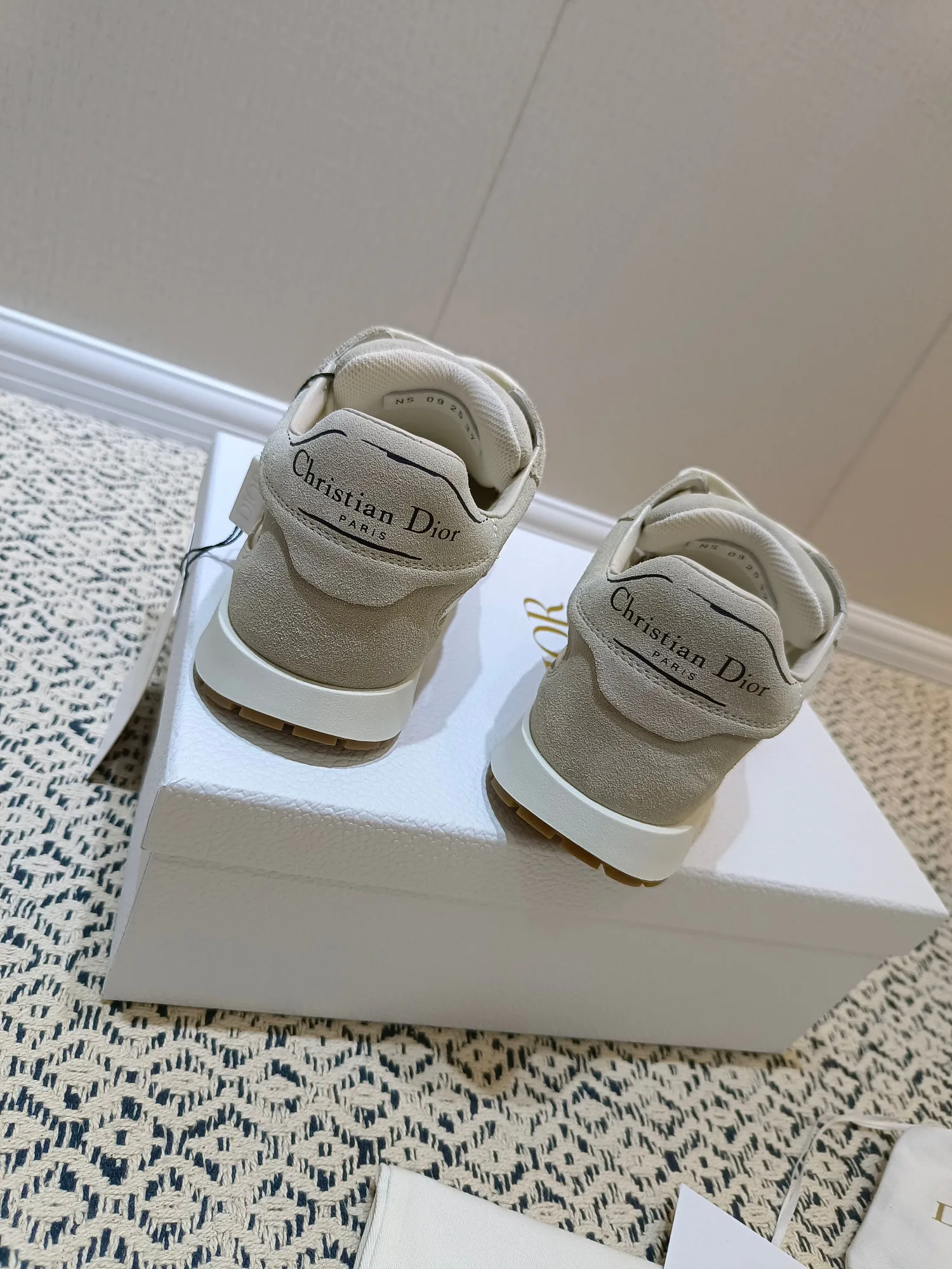 Кроссовки Женские Christian Dior 11564336