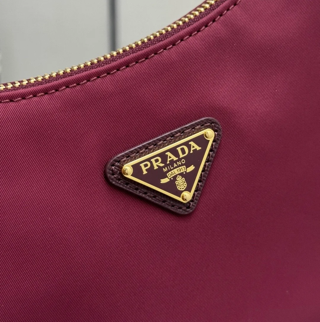 Сумки На Ремне Женские Prada 11682022