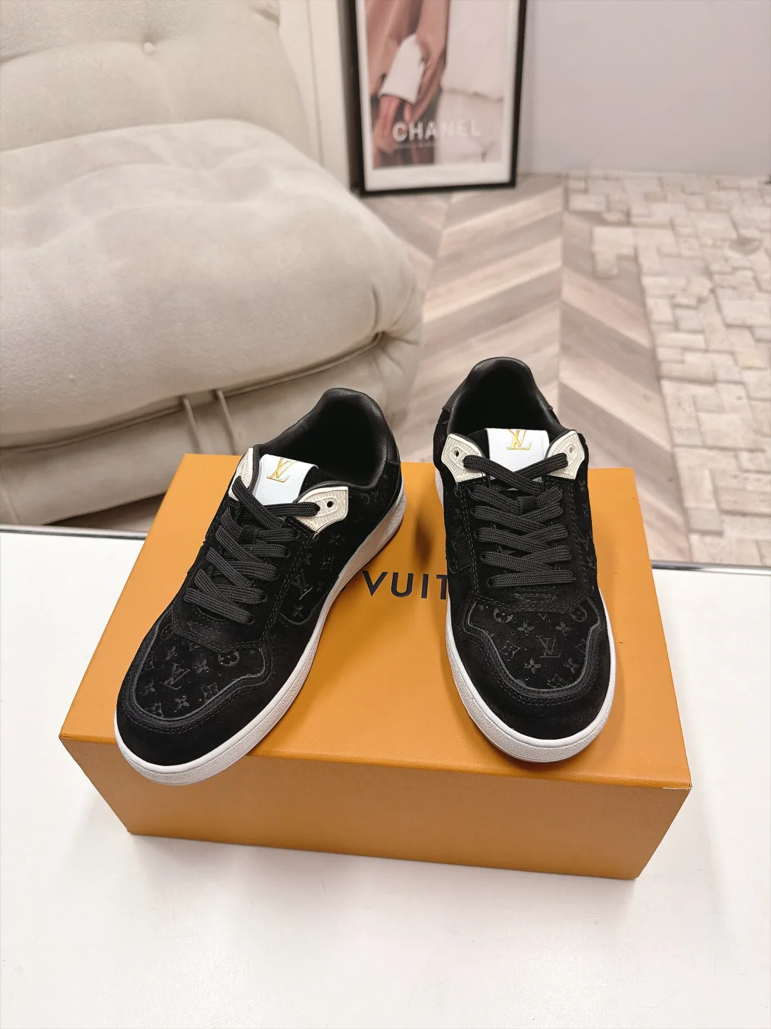 Кроссовки Женские Louis Vuitton 18708834