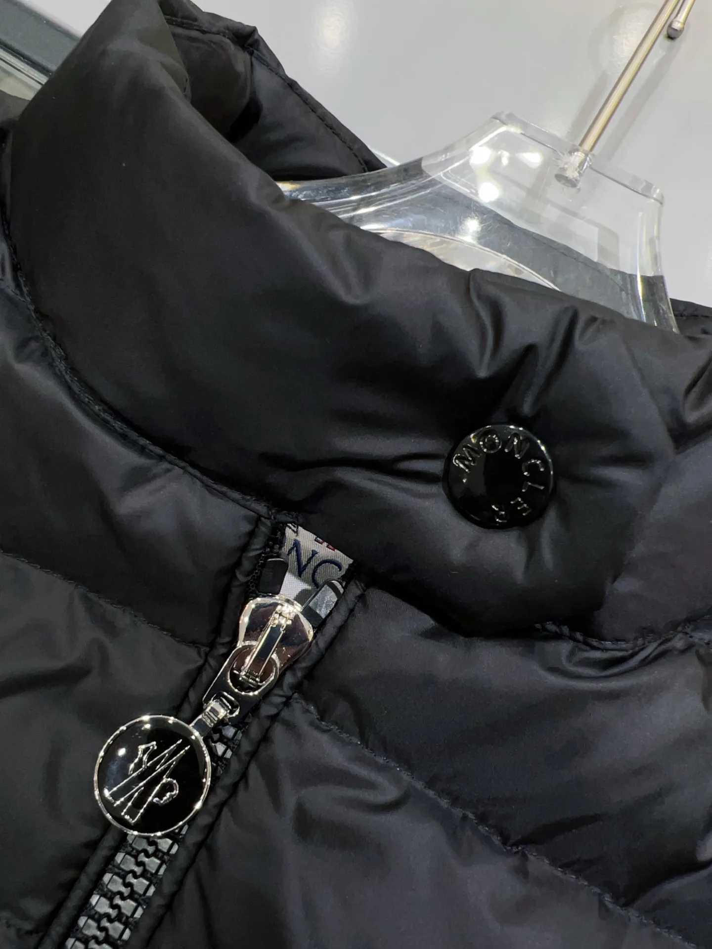 Жилеты Женские Moncler 18368441