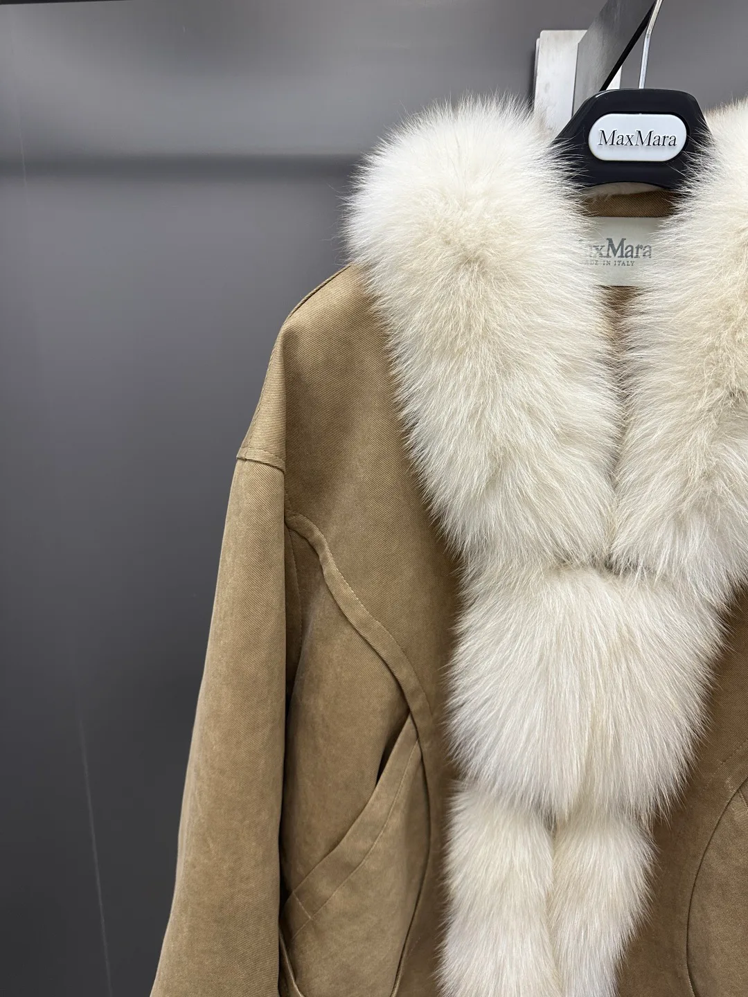 Куртки И Пуховики Женские Max Mara 18702439