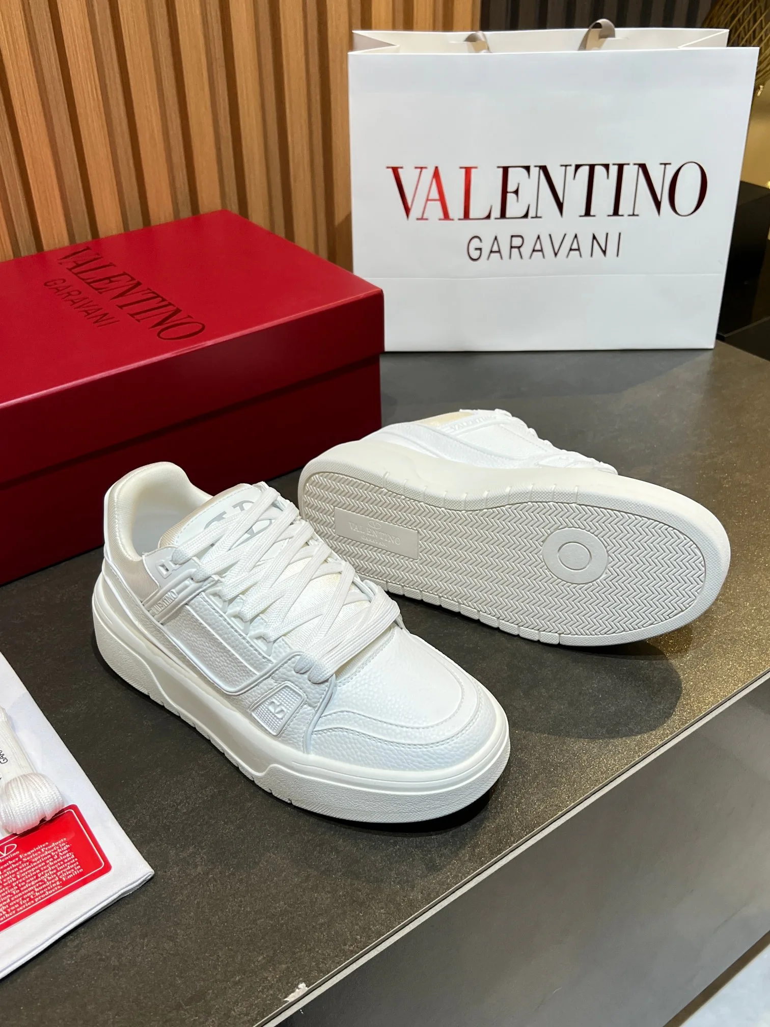 Кроссовки Женские Valentino 11575960