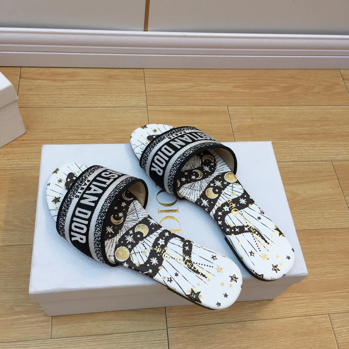 Шлепанцы Женские Christian Dior 11946855