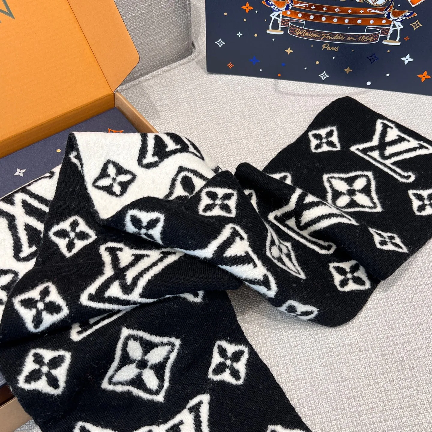 Шарфы Louis Vuitton 5049636