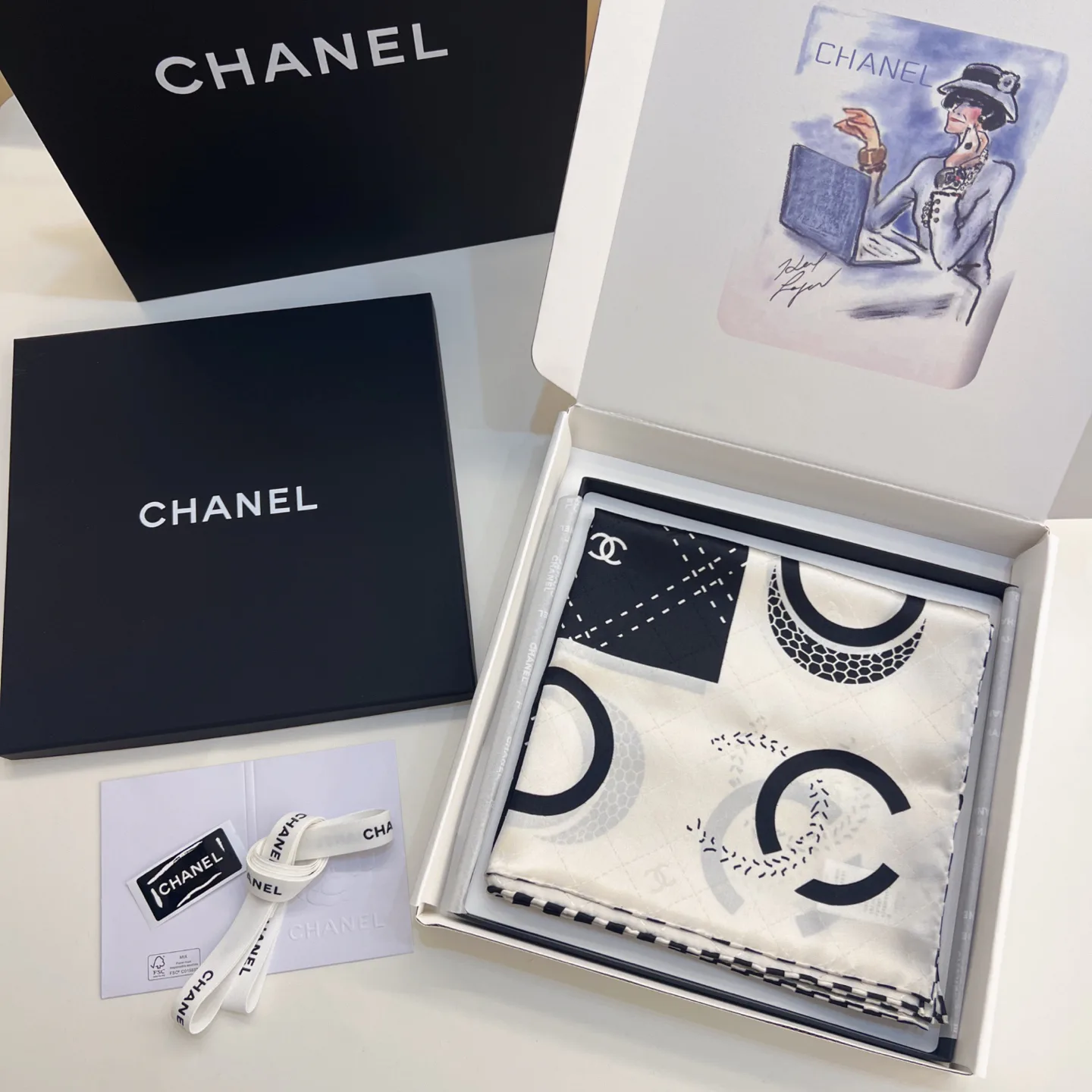 Платки Chanel 13575395