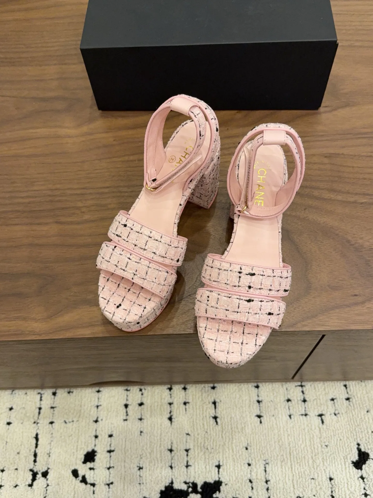 Босоножки Женские Chanel 10807688