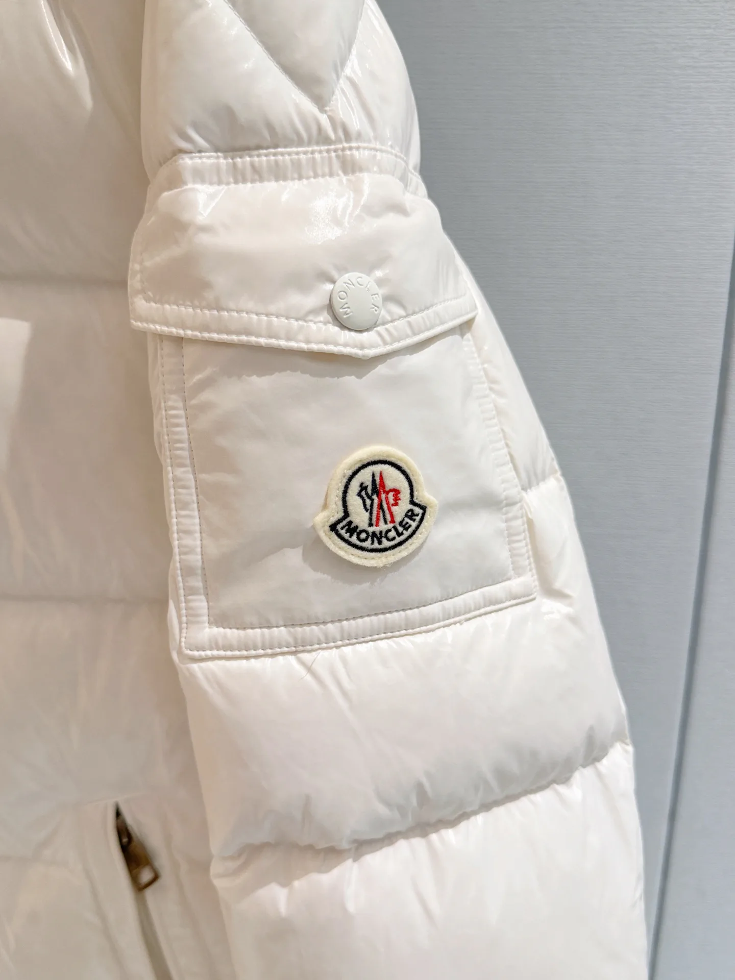 Куртки И Пуховики Женские Moncler 19101104