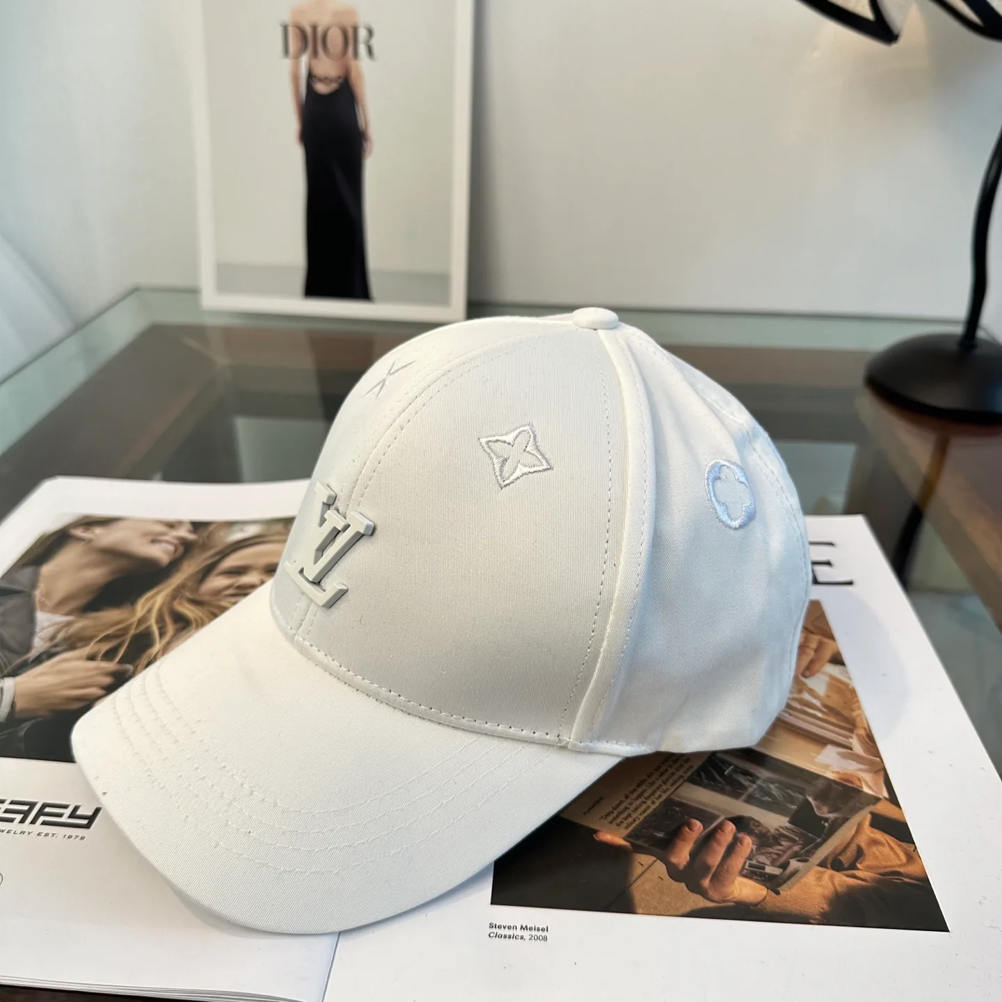 Головные Уборы Louis Vuitton 11689426