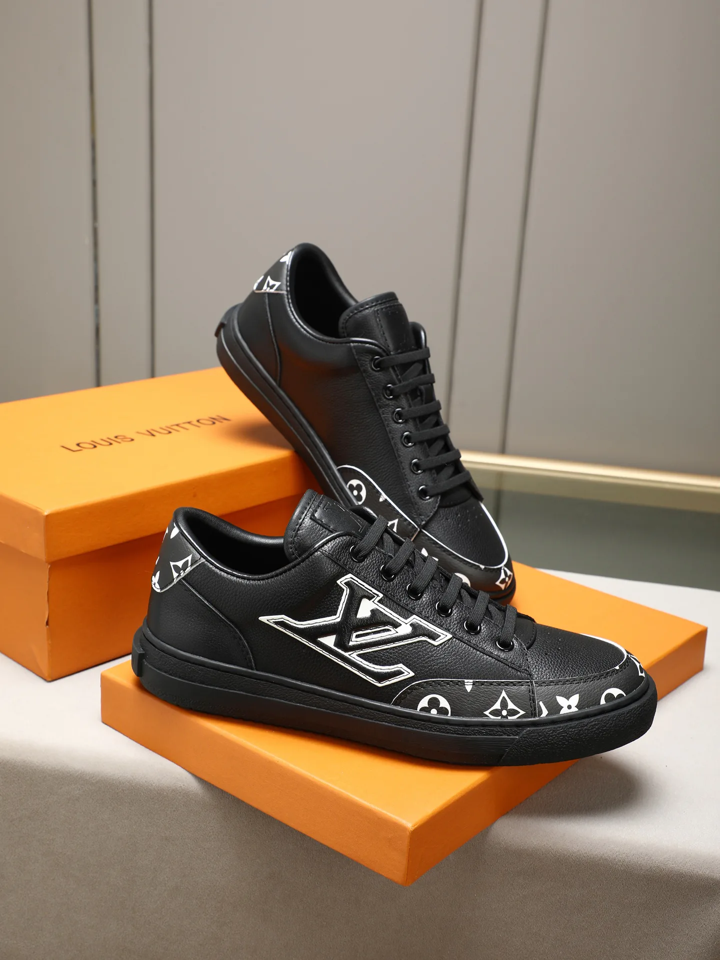 Кроссовки Мужские Louis Vuitton 12960047
