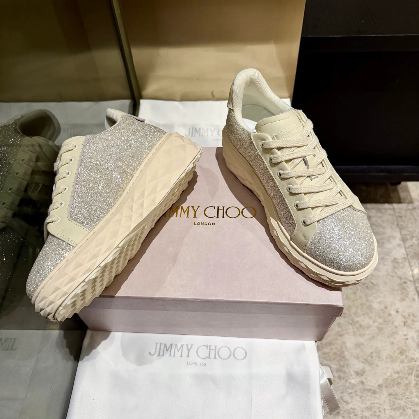 Кроссовки Женские Jimmy Choo 18104588