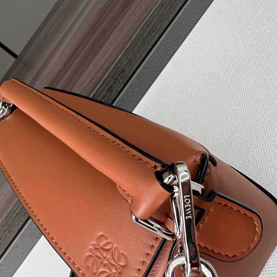 Классические Сумки Женские Loewe 1923803