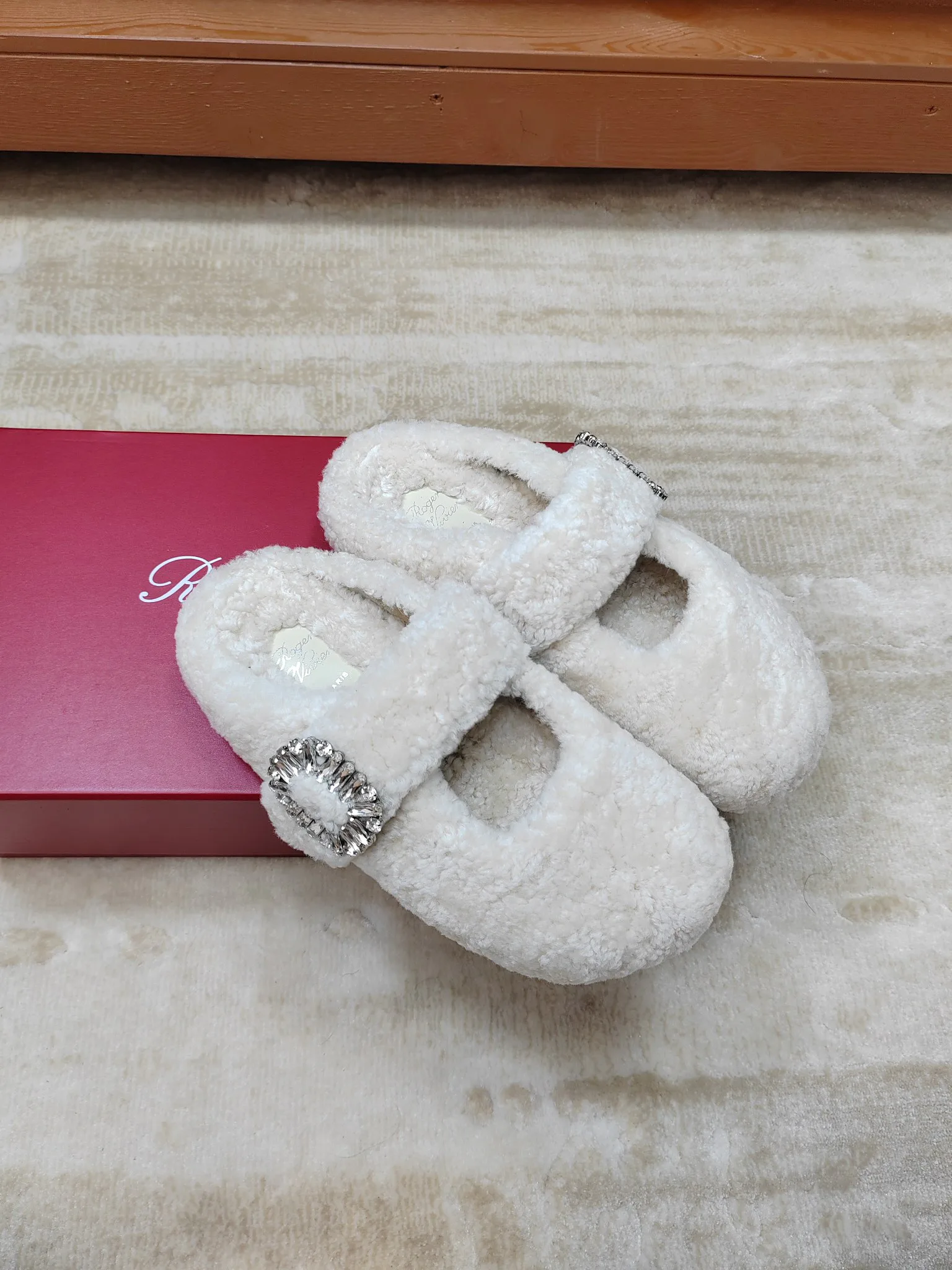 Тапочки Женские Roger Vivier 17852285