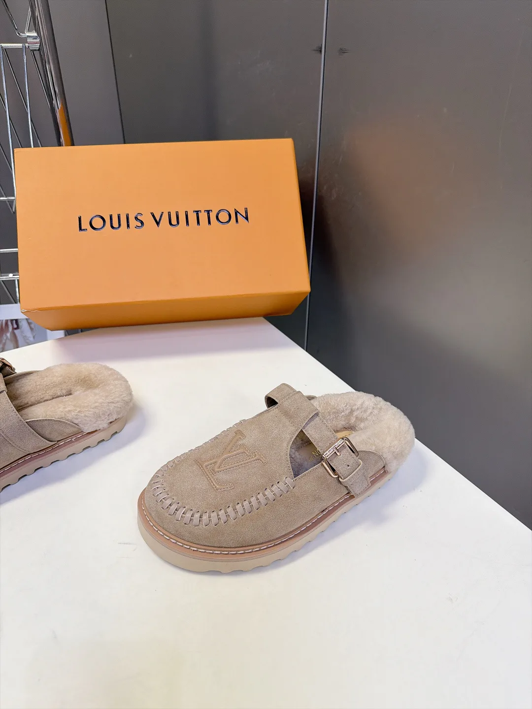 Мюли И Сабо Женские Louis Vuitton 17906974