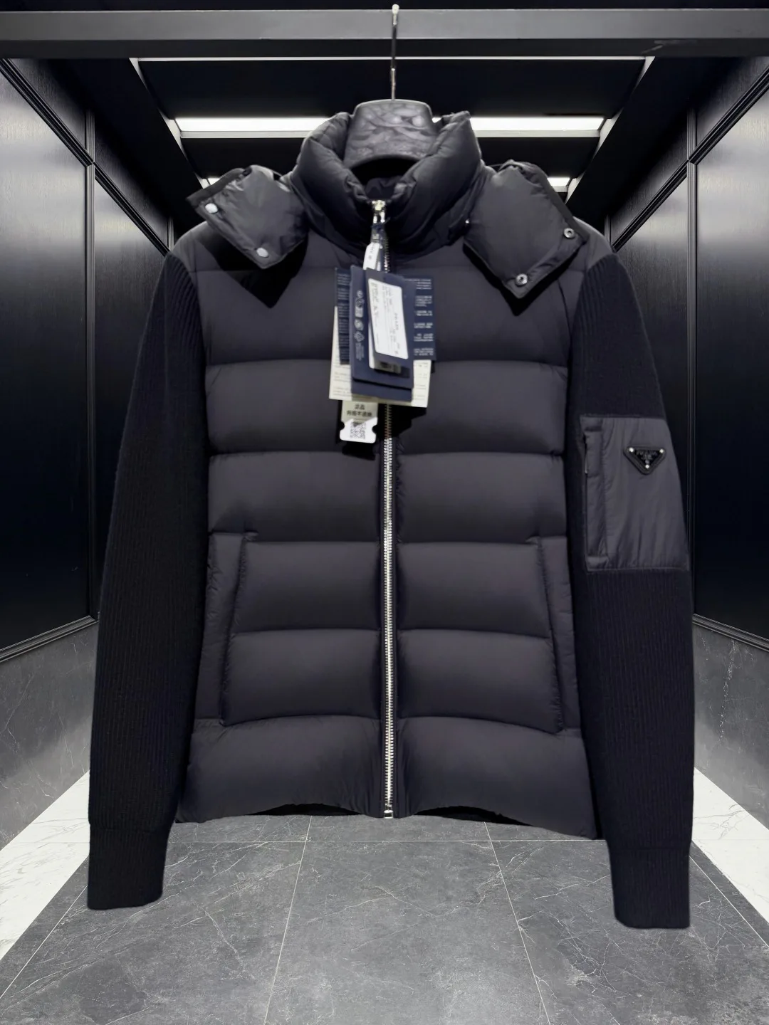 Куртки И Пуховики Женские Prada 18416871