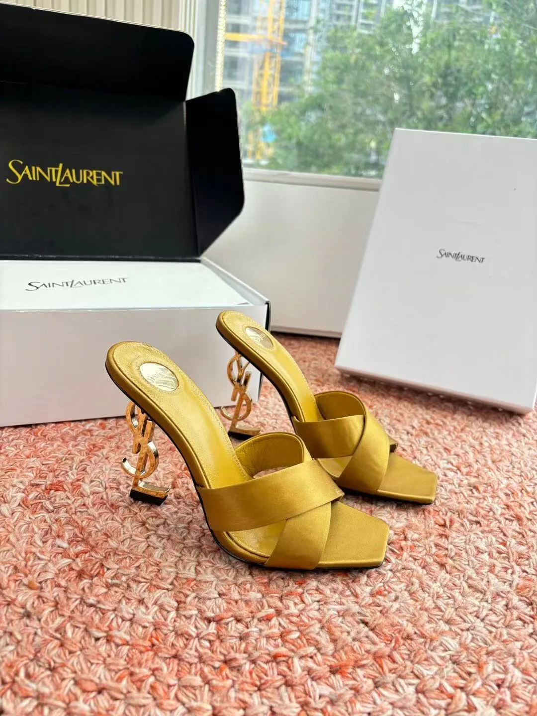 Босоножки Женские Saint Laurent 11660253