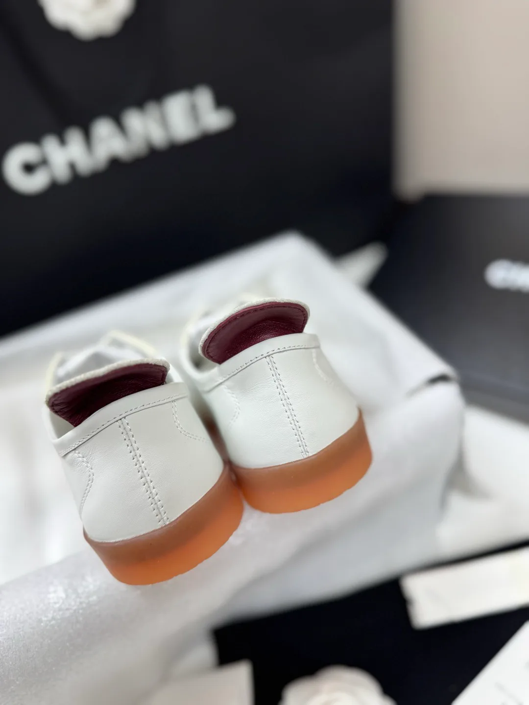 Кроссовки Женские Chanel 18223889