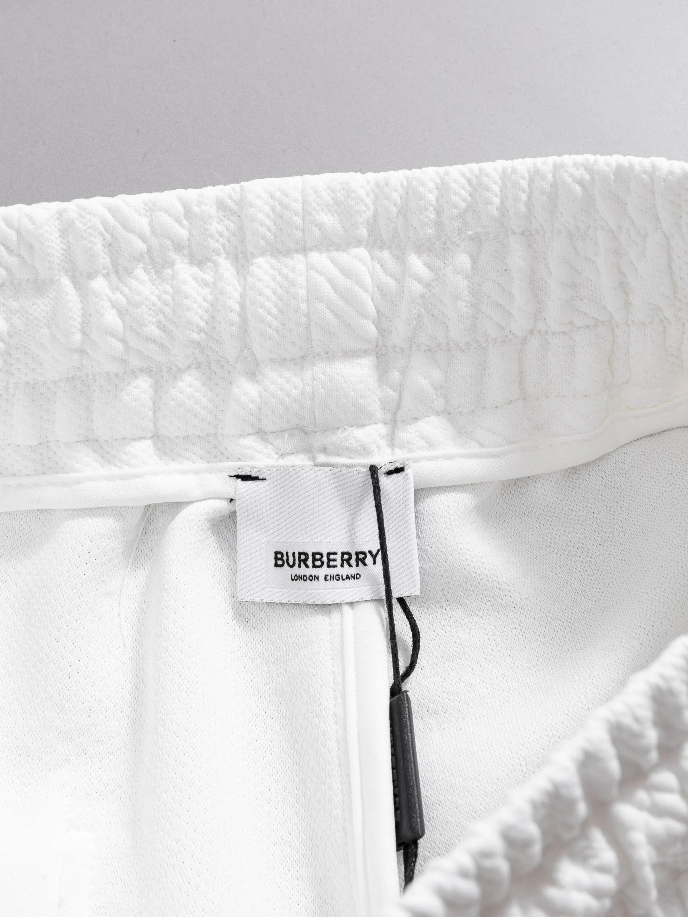 Шорты Женские Burberry 18000485