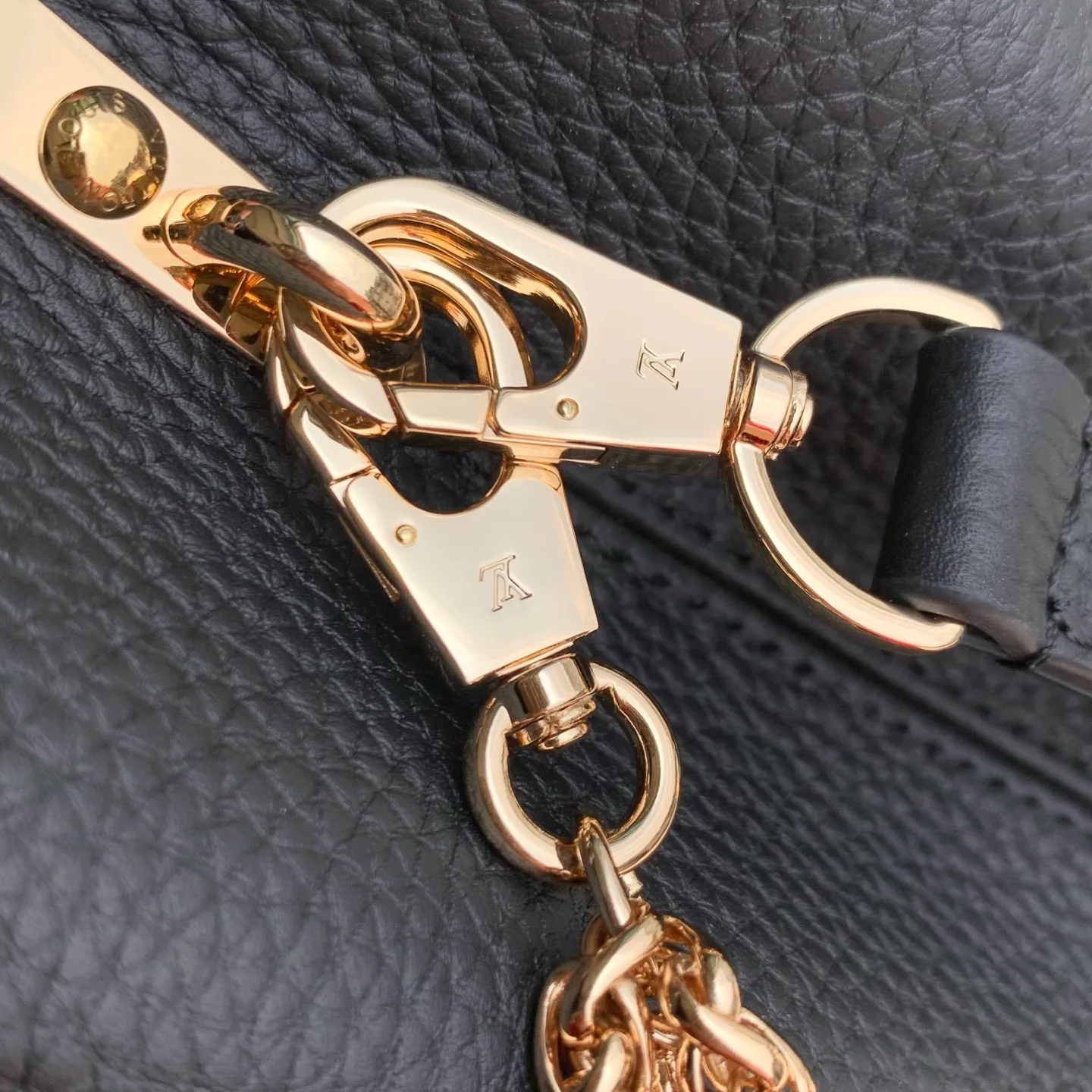 Классические Сумки Женские Louis Vuitton 18147535