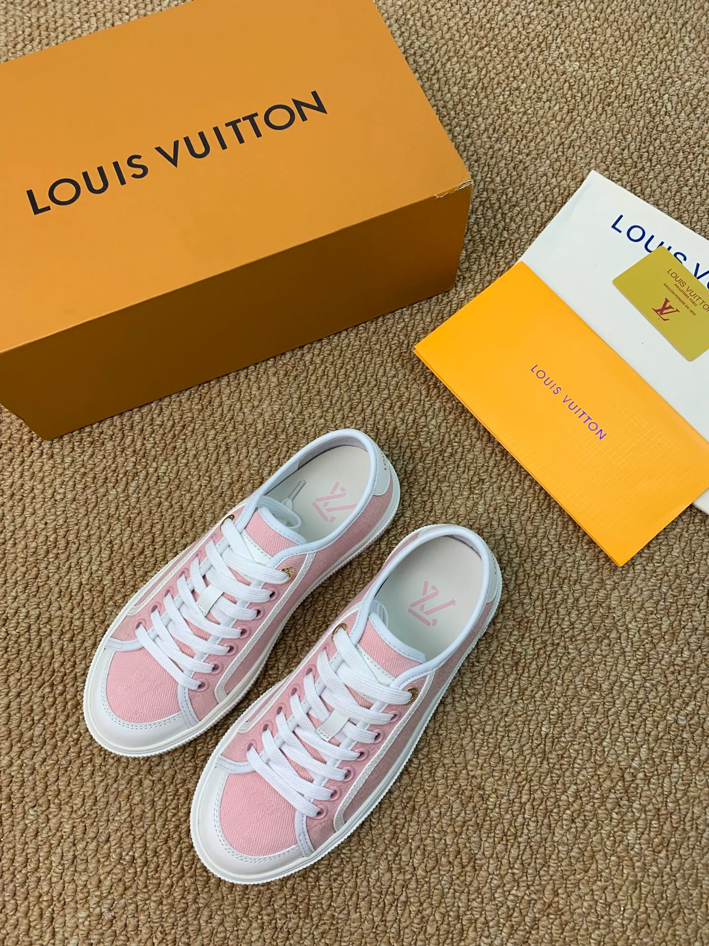 Кроссовки Женские Louis Vuitton 17545206