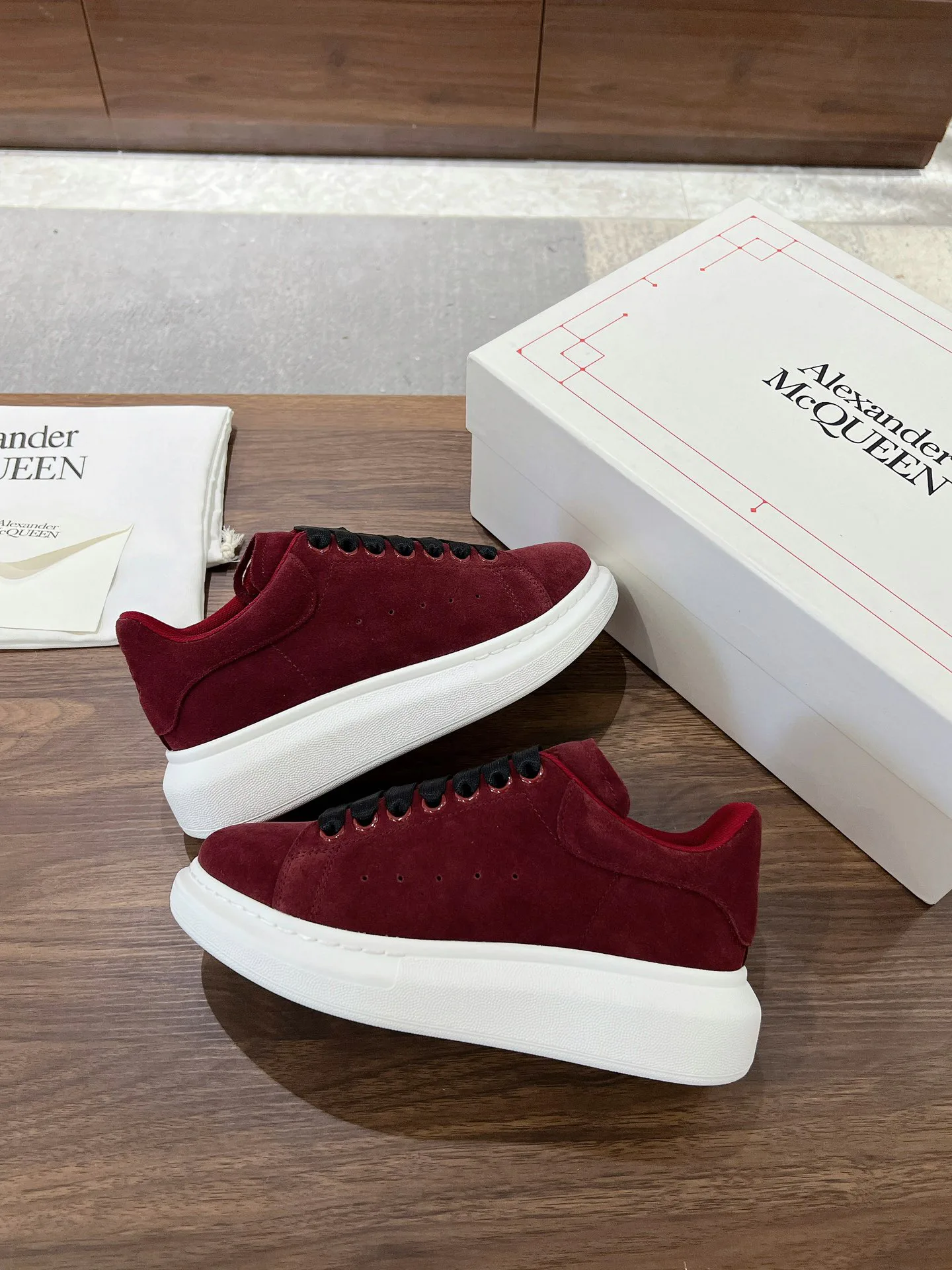 Кроссовки Женские Alexander Mcqueen 19525657