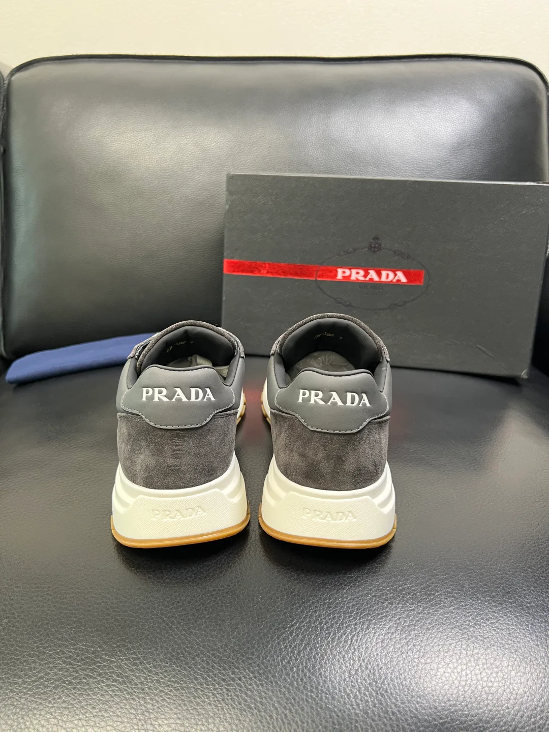 Кроссовки Женские Prada 471670